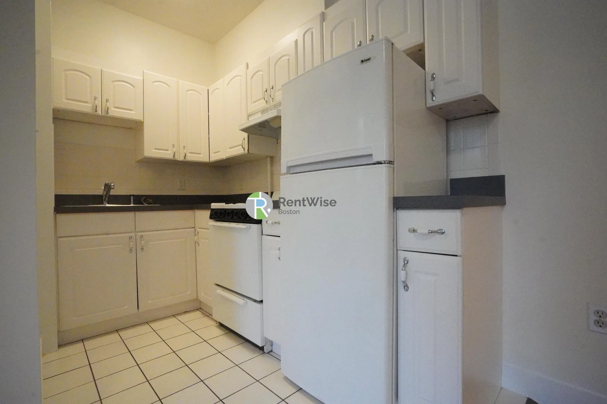 Studio bed, 1 bath apartment for rent at 1302 Commonwealth Ave Unit 9, Allston — photo 11 of 27