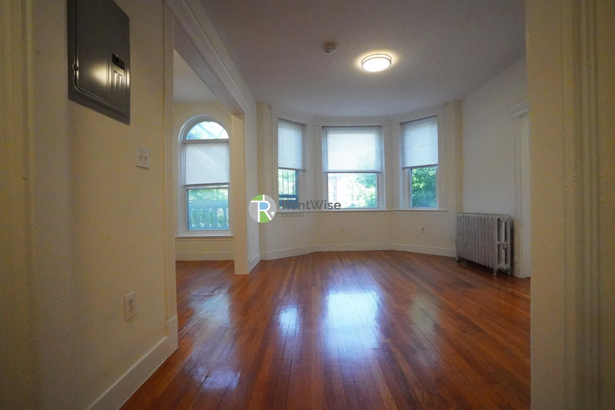 Studio bed, 1 bath apartment for rent at 1302 Commonwealth Ave Unit 9, Allston — photo 2 of 27