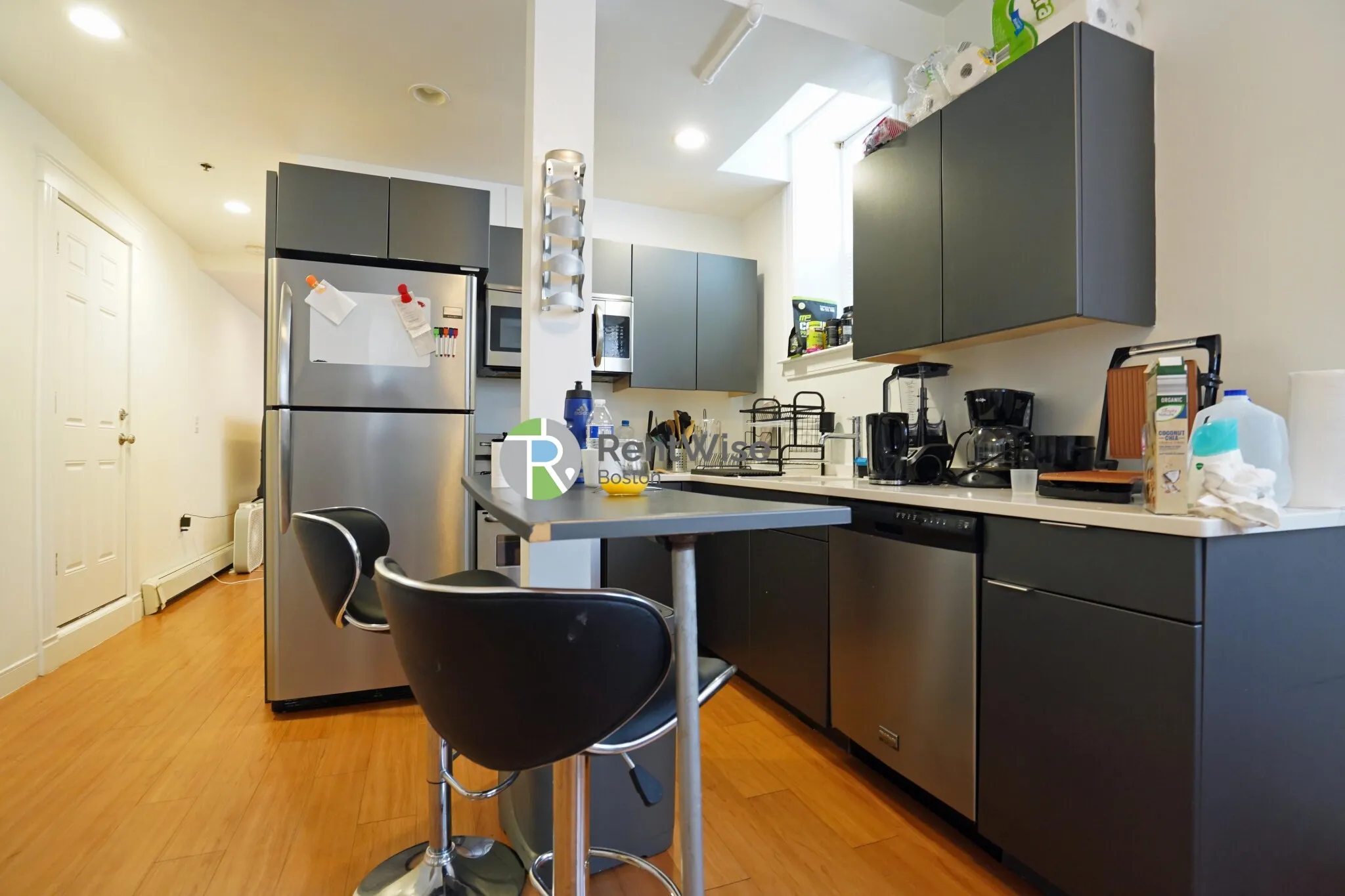 2 bed, 1 bath apartment for rent at 1302 Commonwealth Ave Unit B, Allston — photo 6 of 19