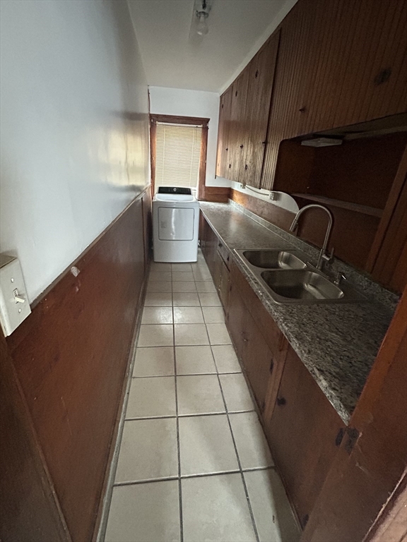 2 bed, 1 bath apartment for rent at 1302 Main St Unit 3, Worcester — photo 5 of 8