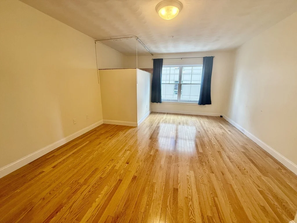 3 bed, 2 bath apartment for rent at 1304 Commonwealth Ave Unit 4, Allston — photo 12 of 21