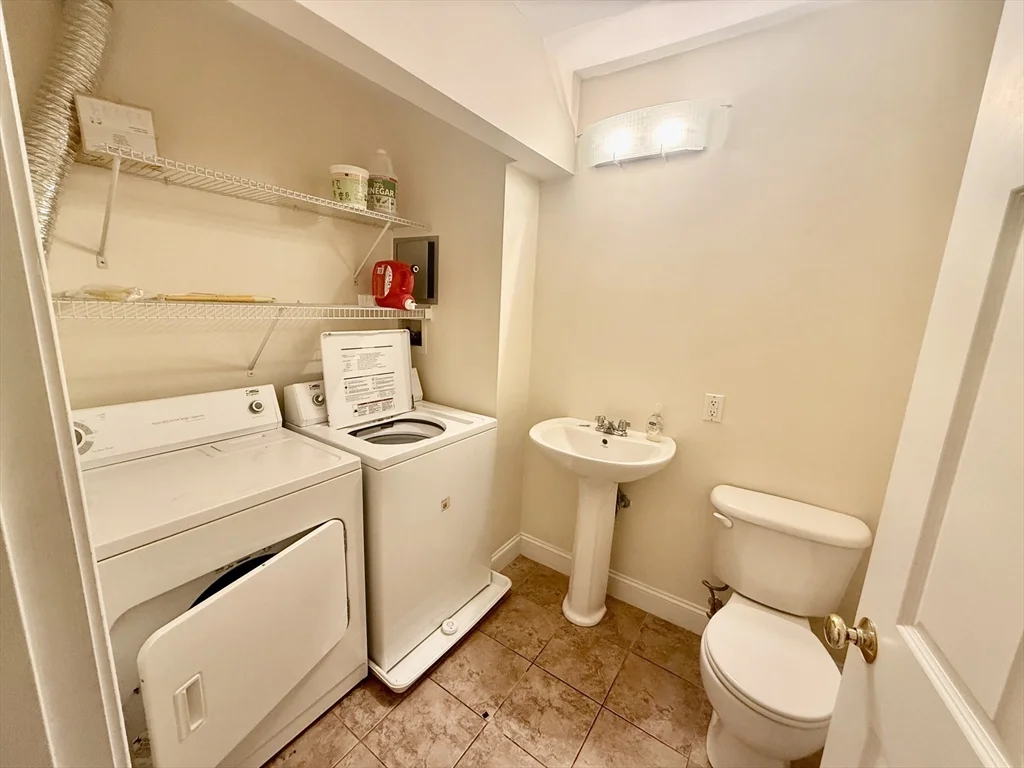 3 bed, 2 bath apartment for rent at 1304 Commonwealth Ave Unit 4, Allston — photo 20 of 21