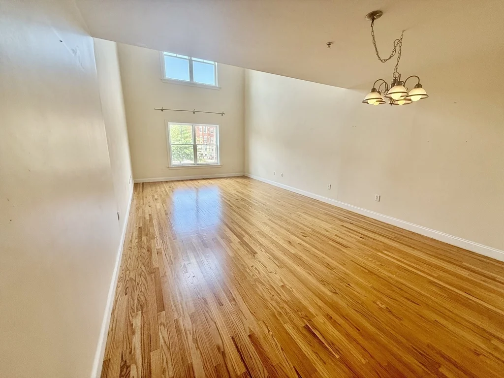 3 bed, 2 bath apartment for rent at 1304 Commonwealth Ave Unit 4, Allston — photo 2 of 21