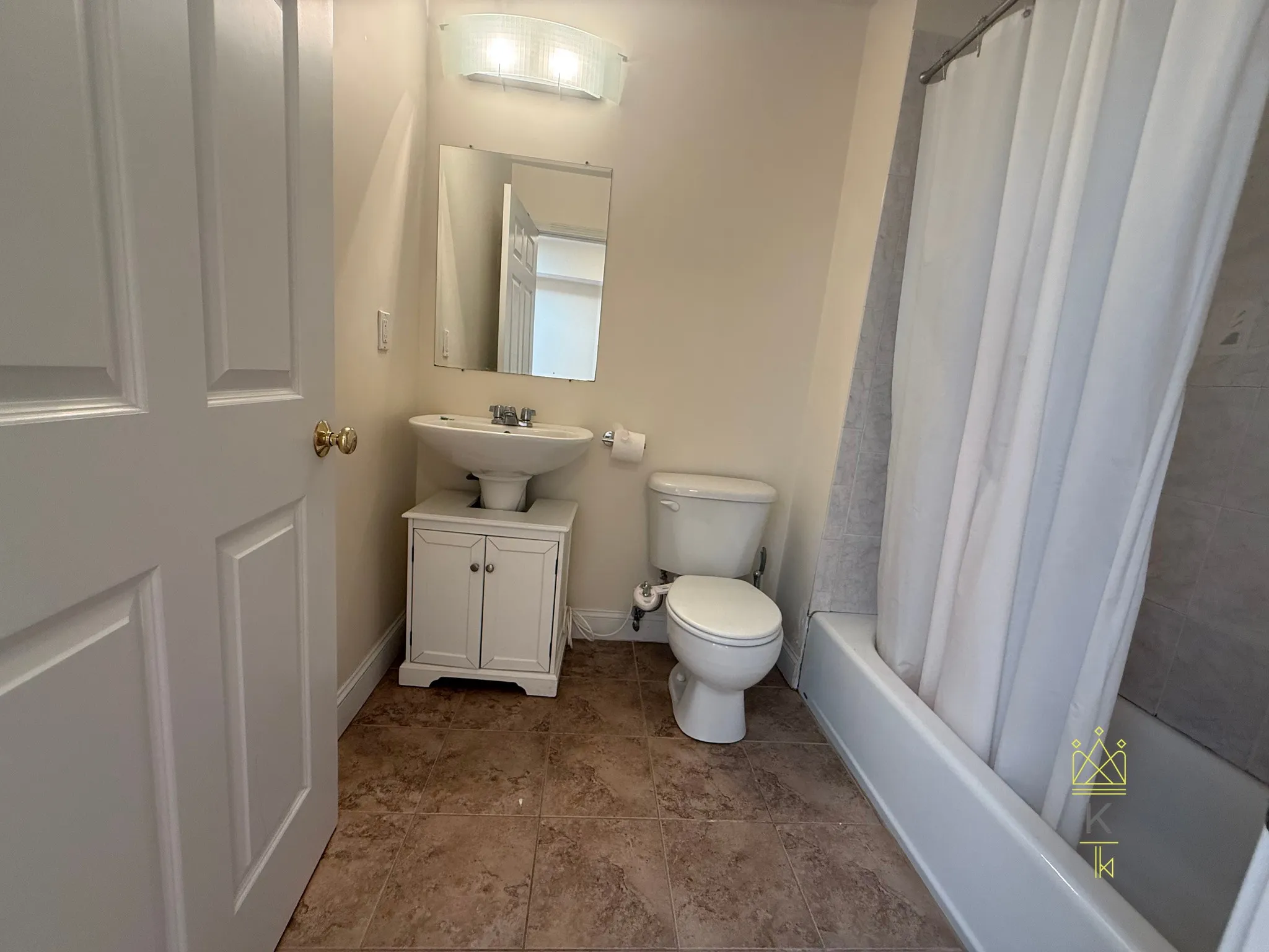 3 bed, 2.5 bath apartment for rent at 1304 Commonwealth Ave Unit 4A, Allston — photo 16 of 21