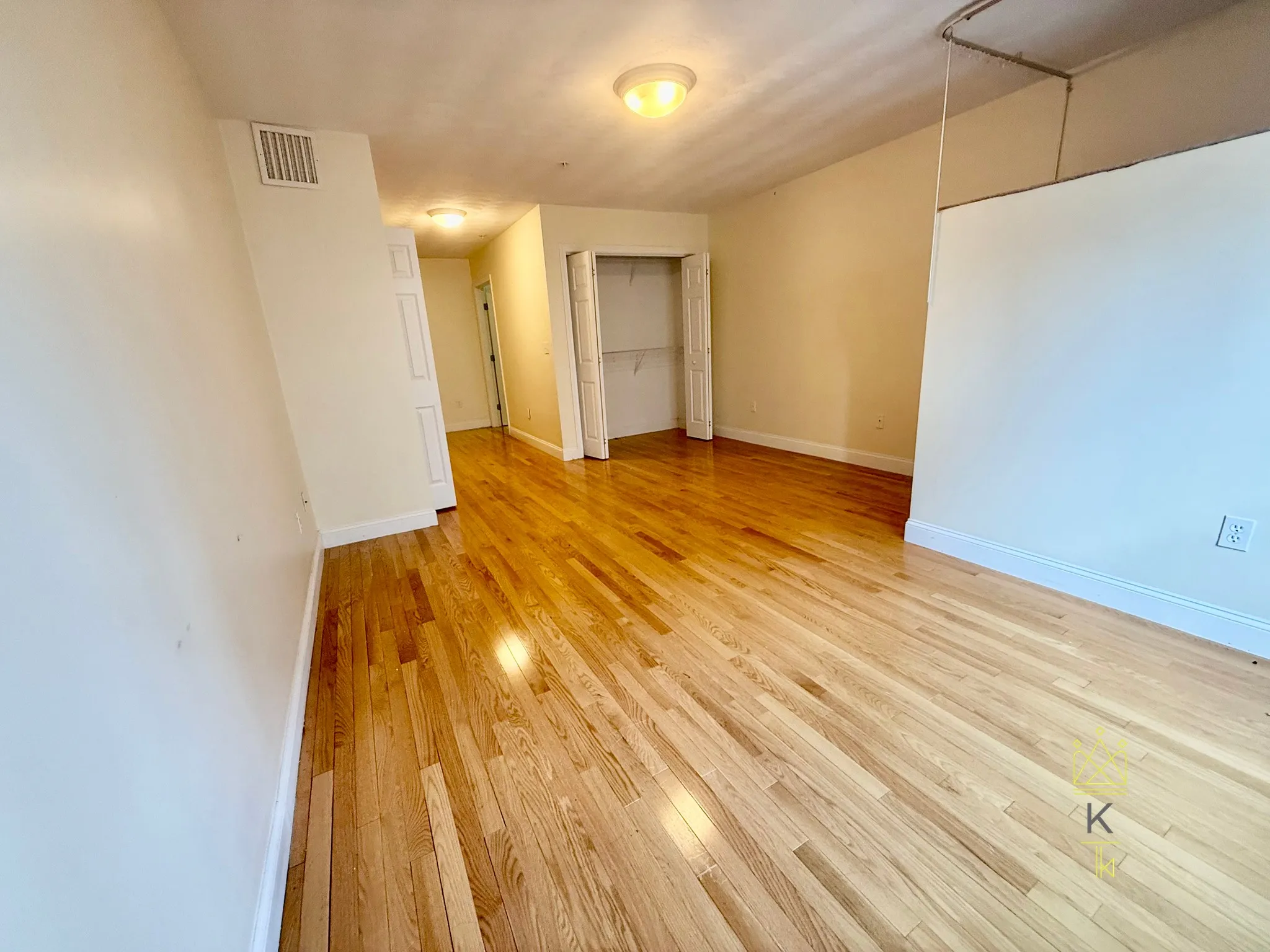 3 bed, 2.5 bath apartment for rent at 1304 Commonwealth Ave Unit 4A, Allston — photo 12 of 21