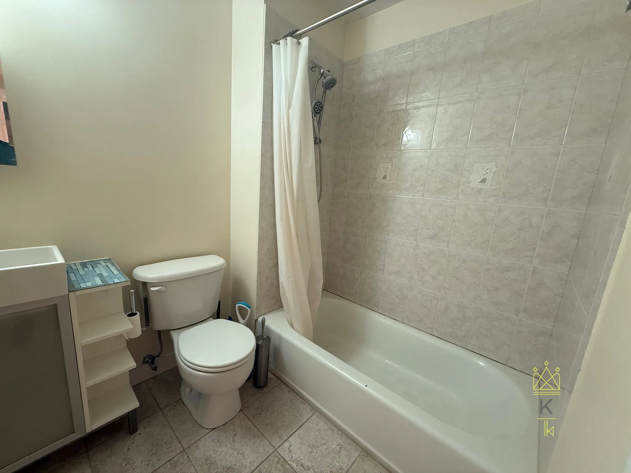 3 bed, 2.5 bath apartment for rent at 1304 Commonwealth Ave Unit 4A, Allston — photo 10 of 21