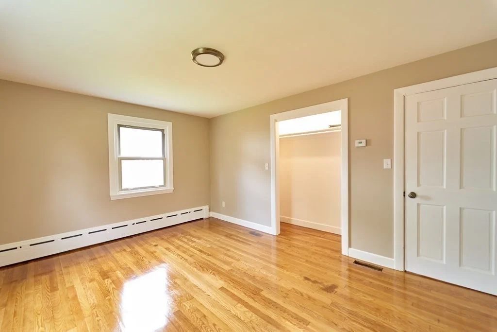 3 bed, 1 bath apartment for rent at 1305 Salem St Unit 1, Malden — photo 5 of 19