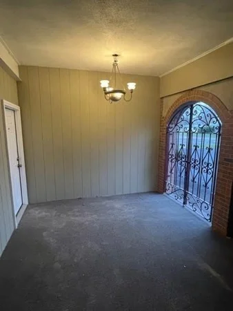 2 bed, 1 bath apartment for rent at 1305 Washington St Unit 1, Canton — photo 2 of 13
