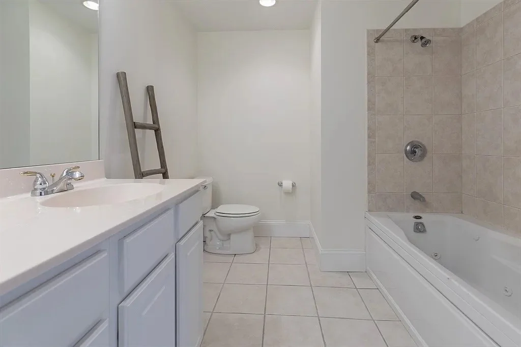 2 bed, 2 bath apartment for rent at 1306 Columbia Rd Unit 5A, South Boston — photo 8 of 9