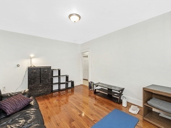 3 bed, 1 bath apartment for rent at 131 Arsenal St Unit 1, Watertown — photo 4 of 8