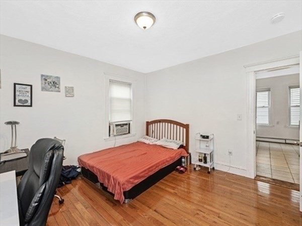 3 bed, 1 bath apartment for rent at 131 Arsenal St Unit 1, Watertown — photo 6 of 8
