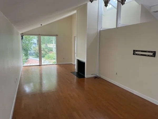 3 bed, 2 bath apartment for rent at 131 Butternut Hollow Unit 131, Acton — photo 4 of 26