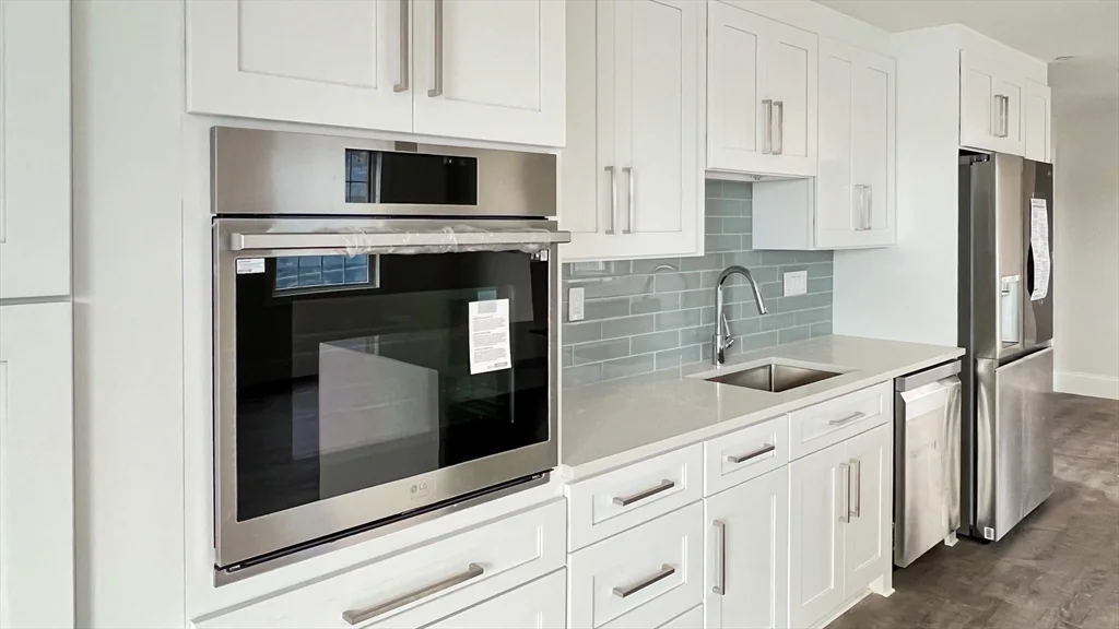 1 bed, 1 bath apartment for rent at 131 Cambridge St Unit A, Burlington — photo 12 of 19