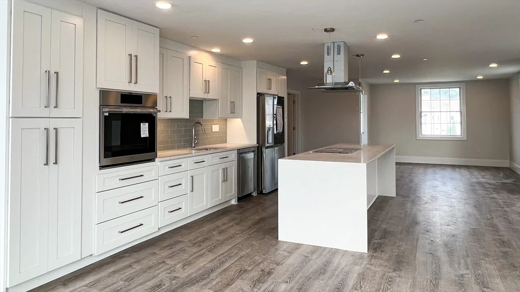 1 bed, 1 bath apartment for rent at 131 Cambridge St Unit A, Burlington — photo 4 of 19