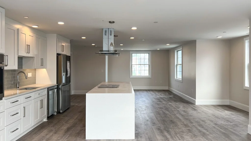 1 bed, 1 bath apartment for rent at 131 Cambridge St Unit A, Burlington — photo 2 of 19