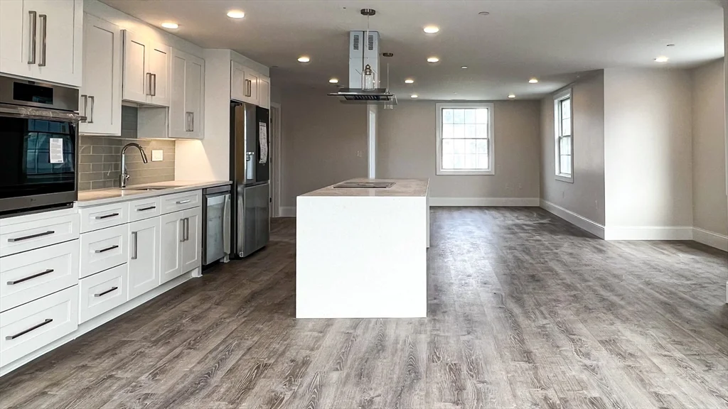 1 bed, 1 bath apartment for rent at 131 Cambridge St Unit A, Burlington — photo 6 of 19