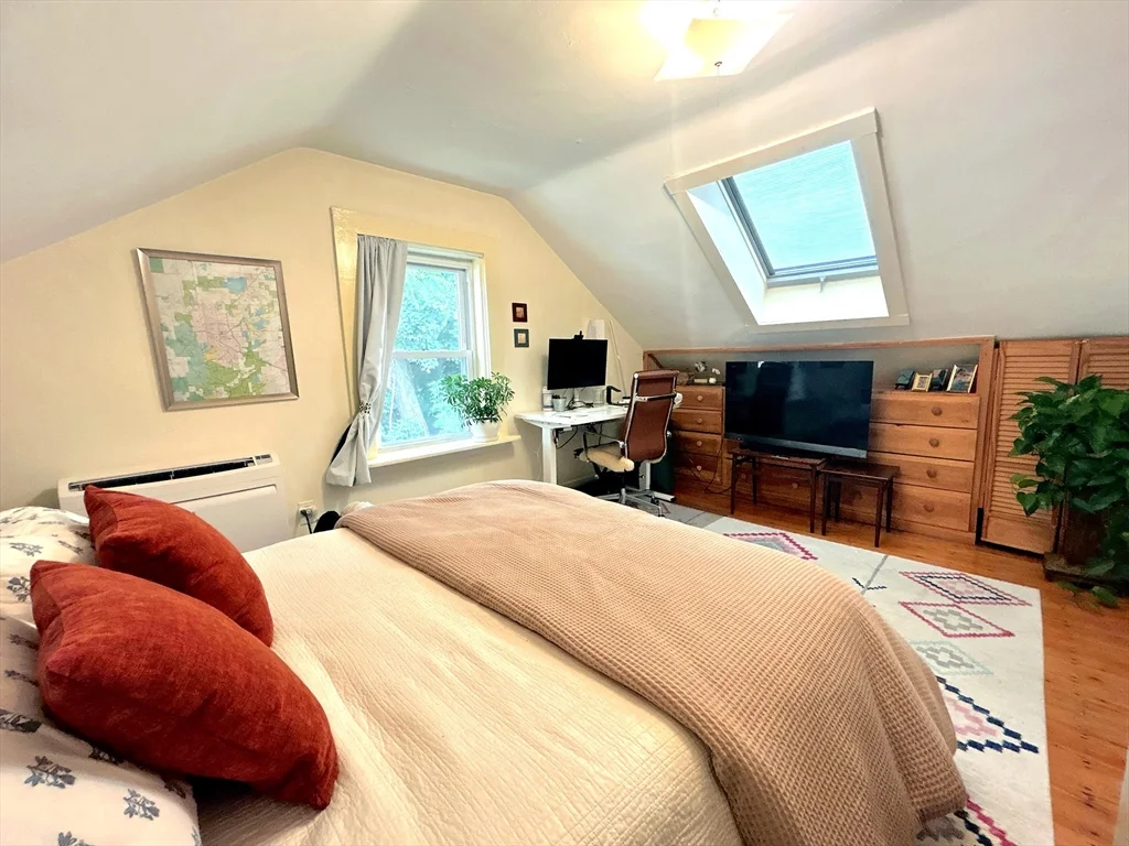 5 bed, 2 bath apartment for rent at 131 Carolina Ave, Jamaica Plain — photo 8 of 12