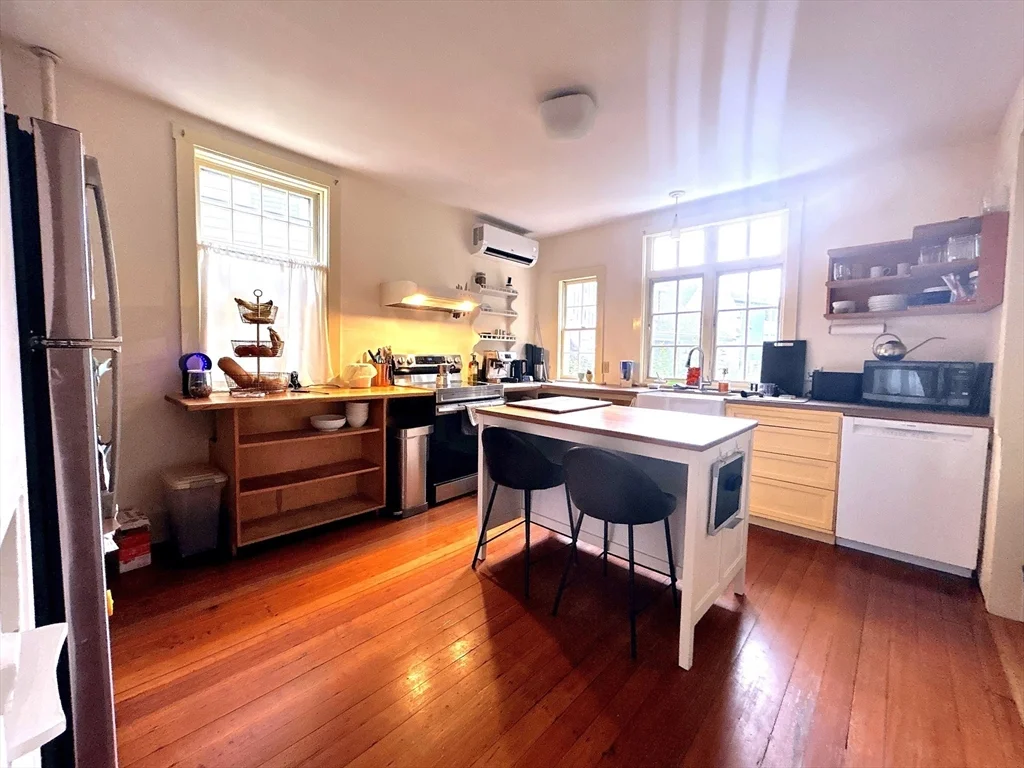 5 bed, 2 bath apartment for rent at 131 Carolina Ave, Jamaica Plain — photo 2 of 12