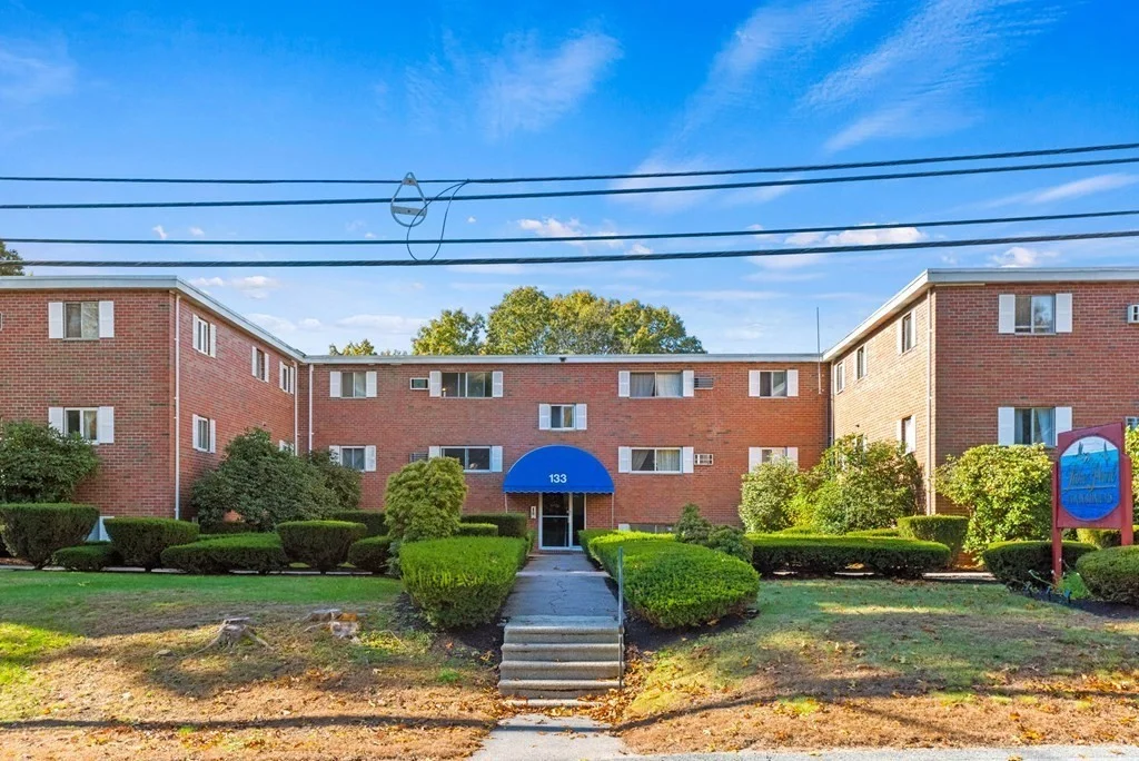 1 bed, 1 bath apartment for rent at 131 Creek St Unit 5, Wrentham — photo 2 of 21