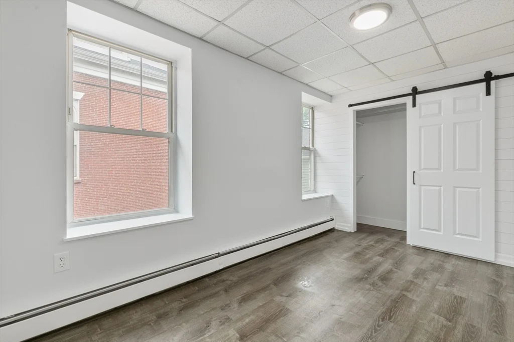 1 bed, 1 bath apartment for rent at 131 Essex St Unit 33, Salem — photo 10 of 21