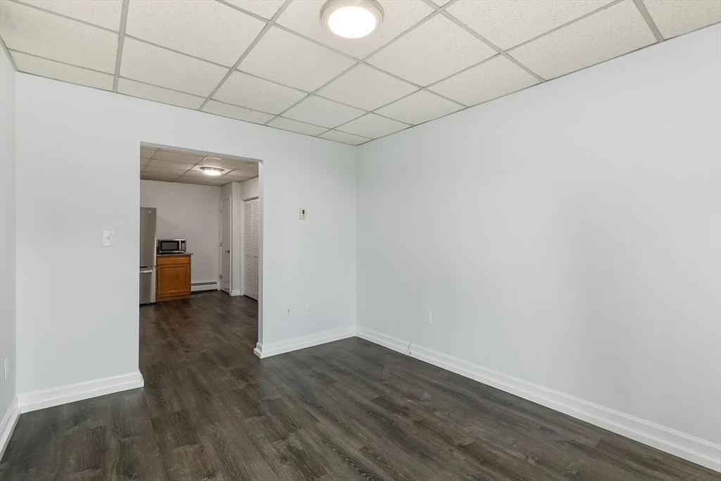 1 bed, 1 bath apartment for rent at 131 Essex St Unit 33, Salem — photo 9 of 21