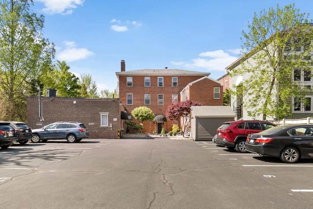 1 bed, 1 bath apartment for rent at 131 Essex St Unit 33, Salem — photo 18 of 21