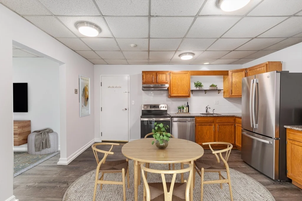1 bed, 1 bath apartment for rent at 131 Essex St Unit 33, Salem — photo 2 of 21