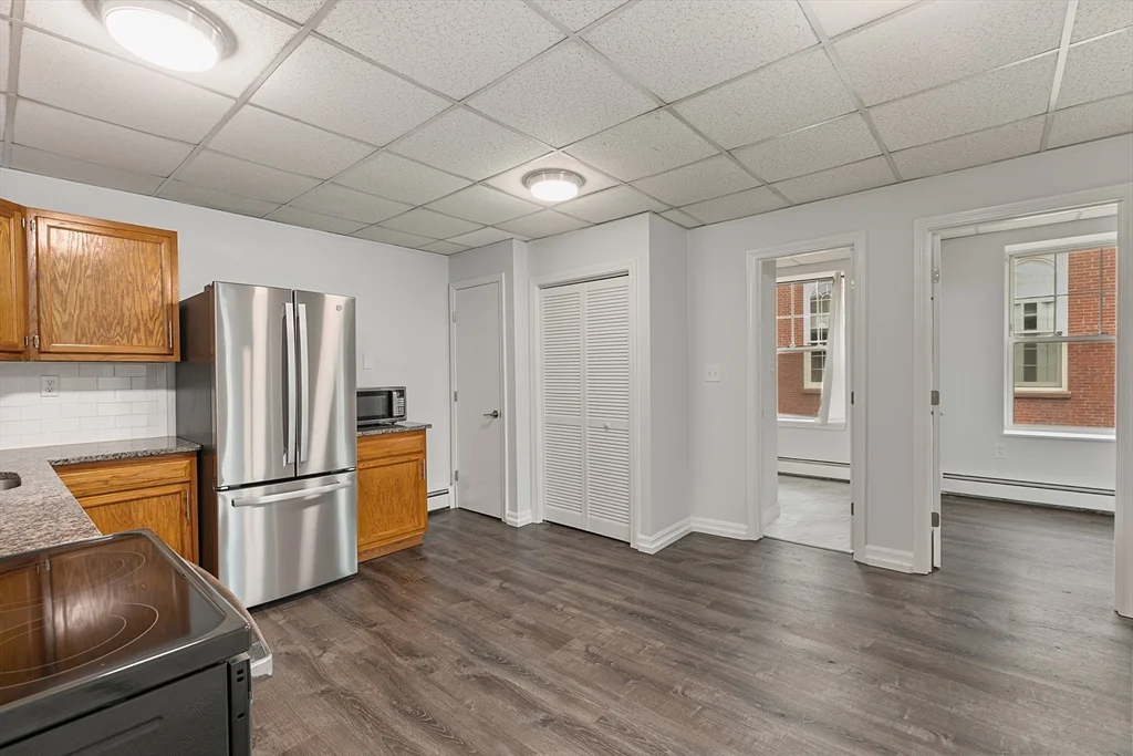 1 bed, 1 bath apartment for rent at 131 Essex St Unit 33, Salem — photo 7 of 21