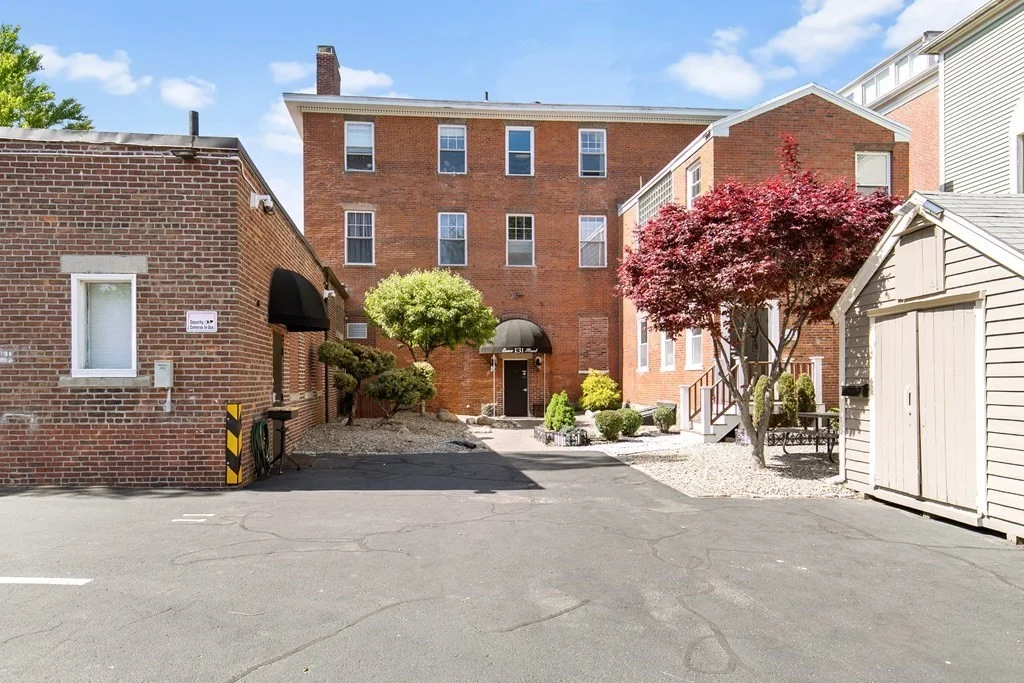 1 bed, 1 bath apartment for rent at 131 Essex Streer Unit 34, Salem — photo 20 of 24