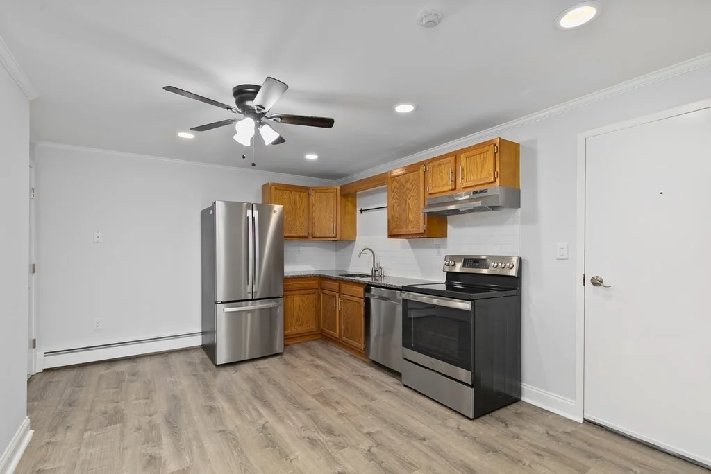 1 bed, 1 bath apartment for rent at 131 Essex Streer Unit 34, Salem — photo 4 of 24