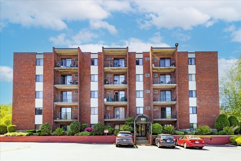 2 bed, 2 bath apartment for rent at 131 Franklin St Unit 406, Stoneham — photo 1 of 19