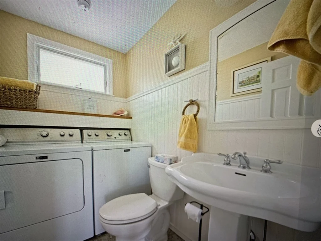 3 bed, 2 bath apartment for rent at 131 Glades, Scituate — photo 9 of 19
