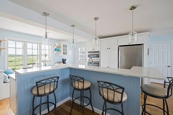 3 bed, 2 bath apartment for rent at 131 Glades, Scituate — photo 5 of 19