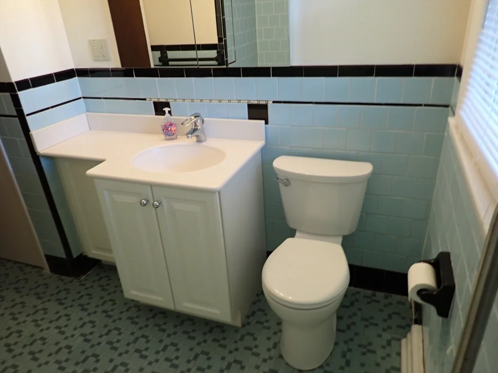 3 bed, 1 bath apartment for rent at 131 Jarvis Circle Unit 0, Needham — photo 7 of 21