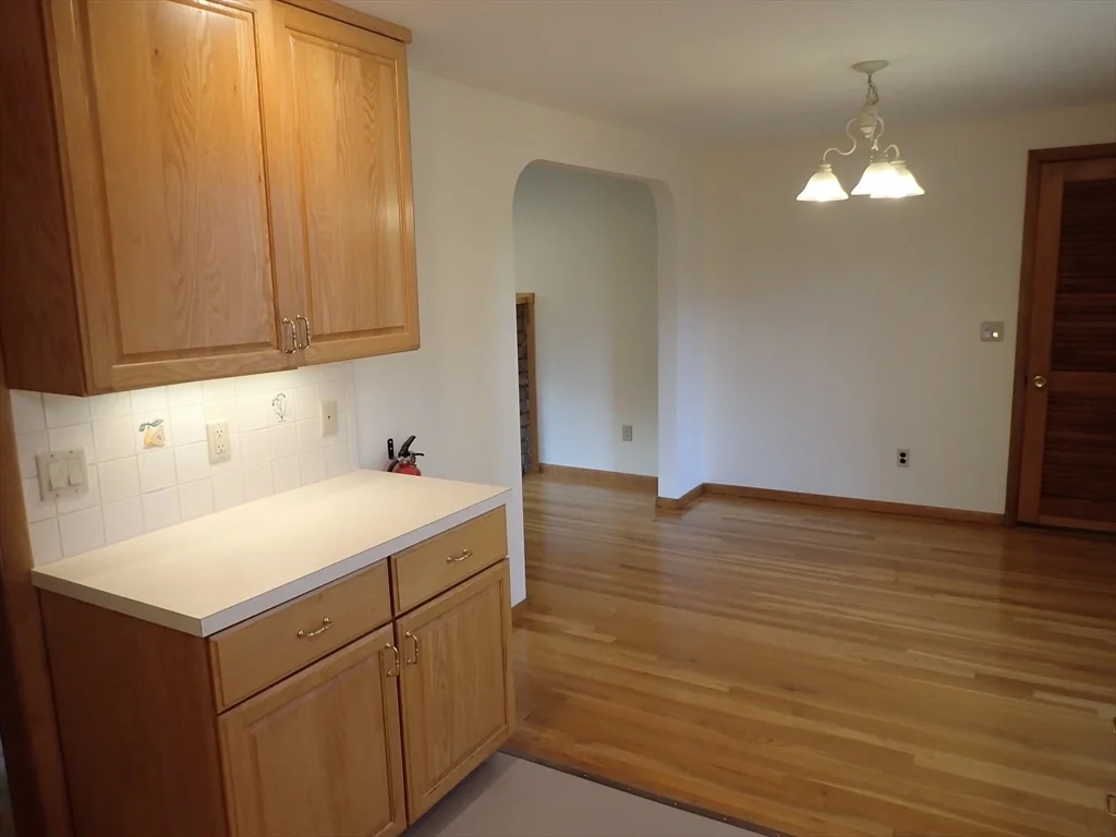 3 bed, 1 bath apartment for rent at 131 Jarvis Circle Unit 0, Needham — photo 4 of 21