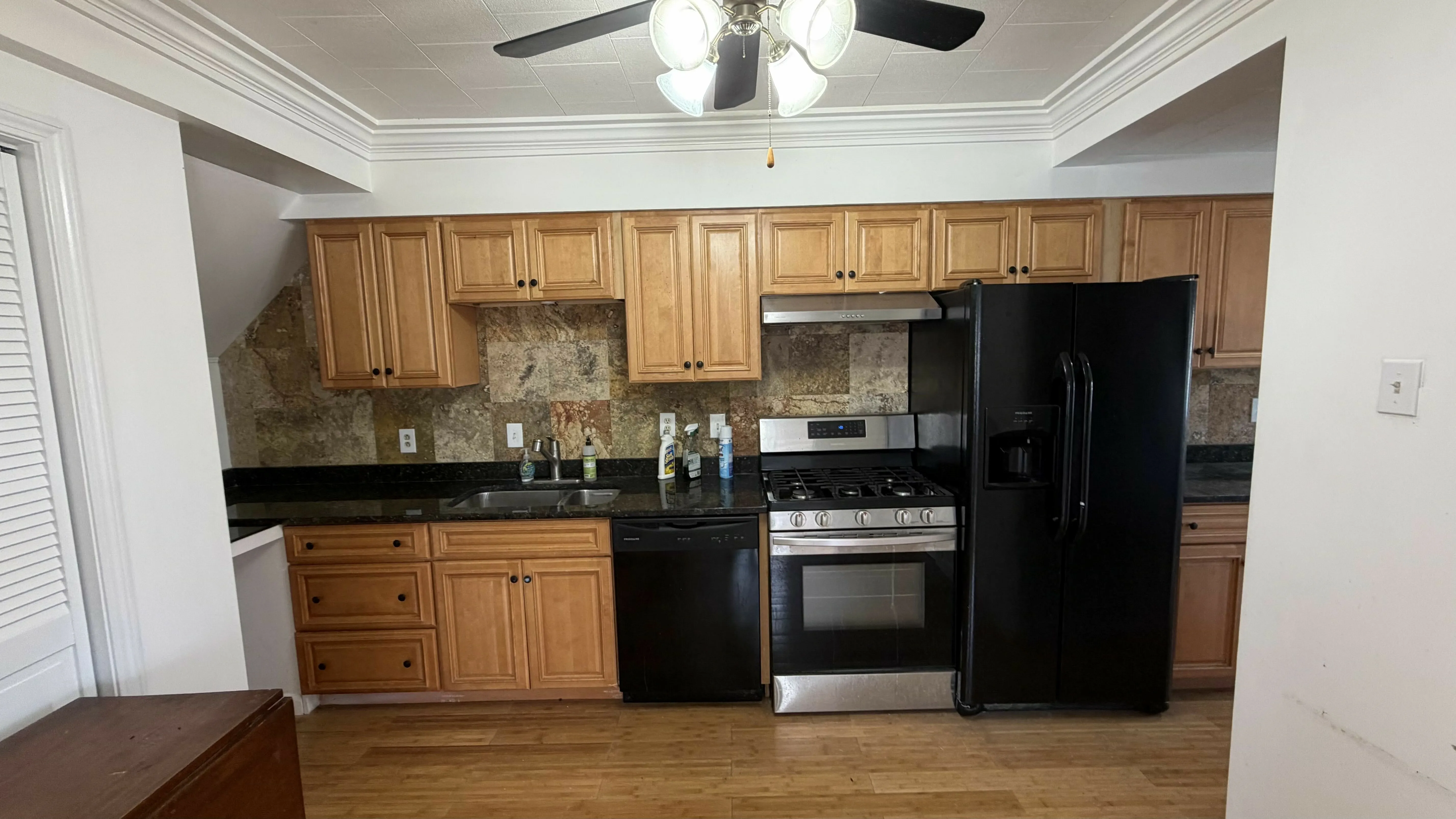 3 bed, 1 bath apartment for rent at 131 Josephine Ave Unit 2, Powder House Square — photo 1 of 11