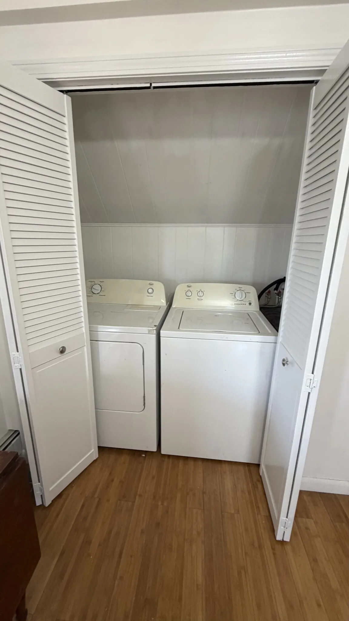 3 bed, 1 bath apartment for rent at 131 Josephine Ave Unit 2, Powder House Square — photo 10 of 11