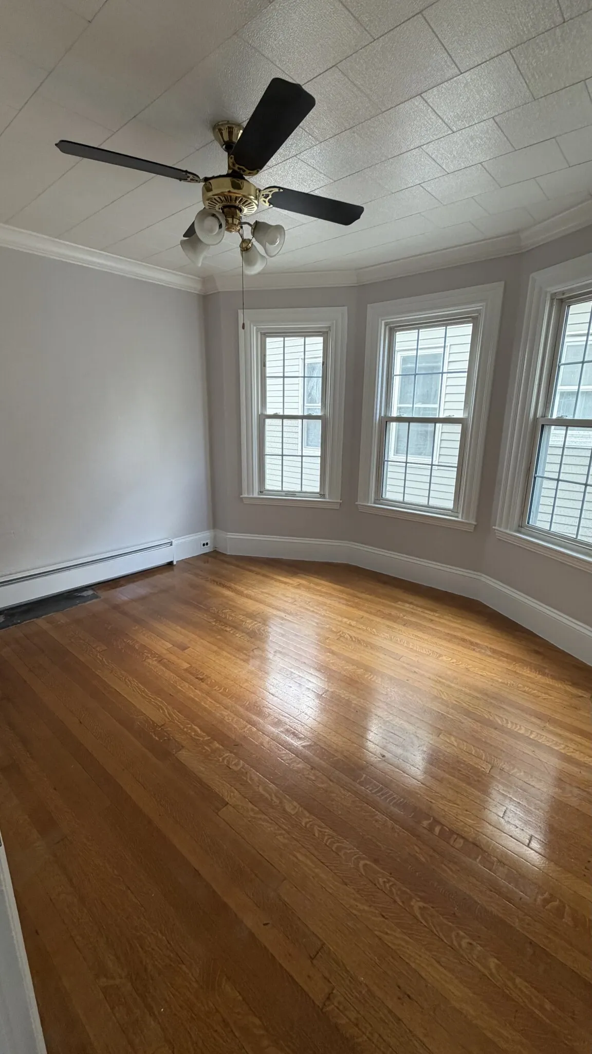 3 bed, 1 bath apartment for rent at 131 Josephine Ave Unit 2, Powder House Square — photo 5 of 11