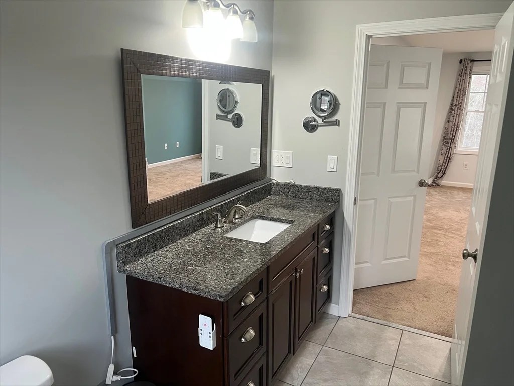 3 bed, 2 bath apartment for rent at 131 Merrill, Rosemont — photo 15 of 19