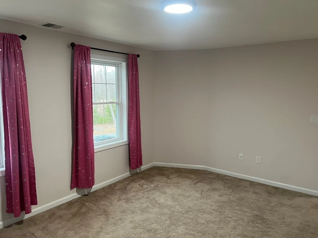 3 bed, 2 bath apartment for rent at 131 Merrill, Rosemont — photo 13 of 19