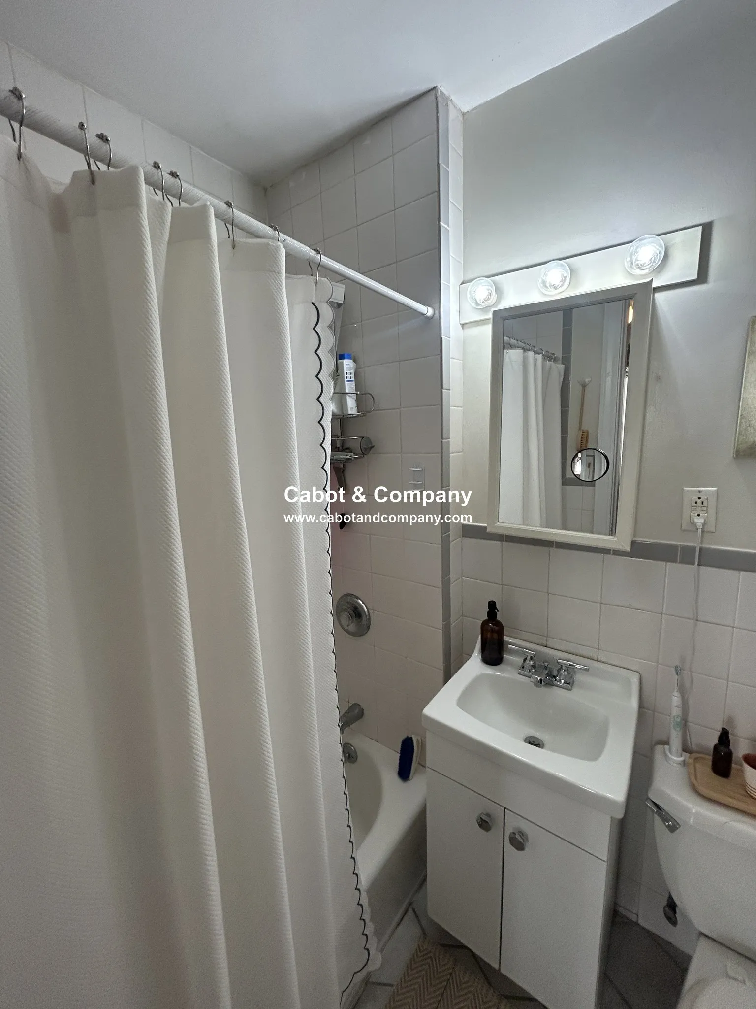 1 bed, 1 bath apartment for rent at 131 Newbury St Unit 3F, Back Bay — photo 8 of 8