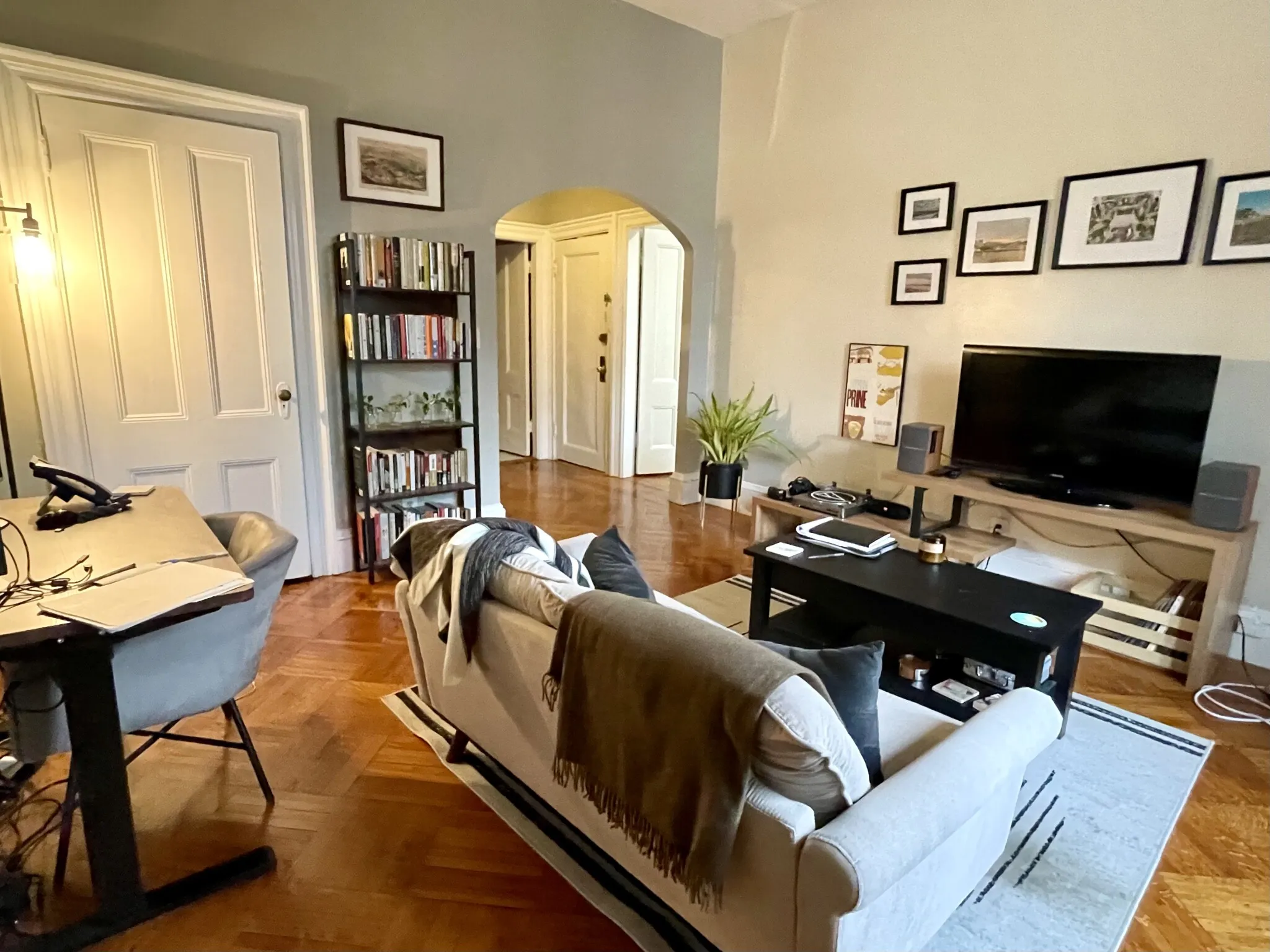 1 bed, 1 bath apartment for rent at 131 Newbury St Unit 4F, Back Bay — photo 2 of 8