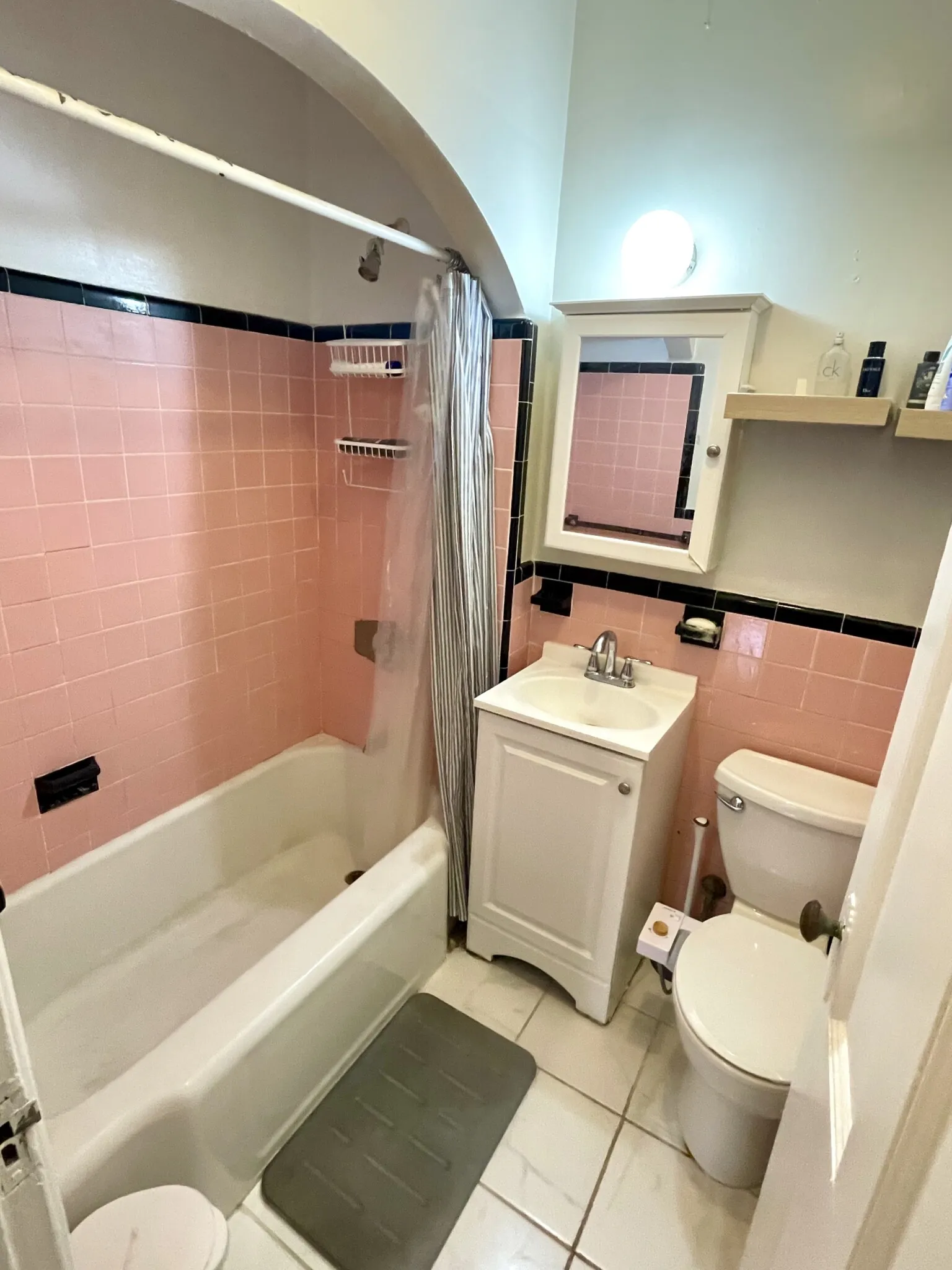 1 bed, 1 bath apartment for rent at 131 Newbury St Unit 4F, Back Bay — photo 7 of 8
