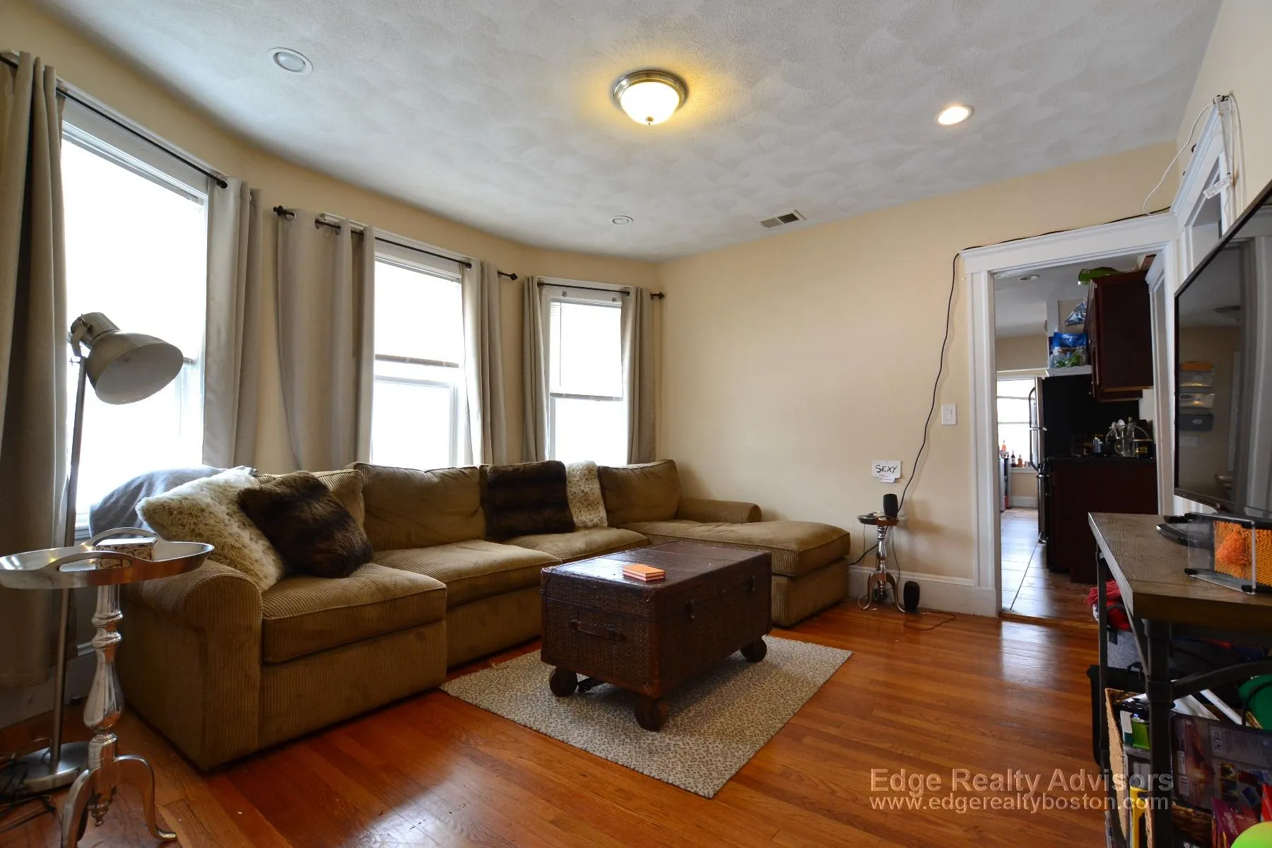 4 bed, 2 bath apartment for rent at 131 Nottinghill Rd Unit 2, Brighton — photo 2 of 19