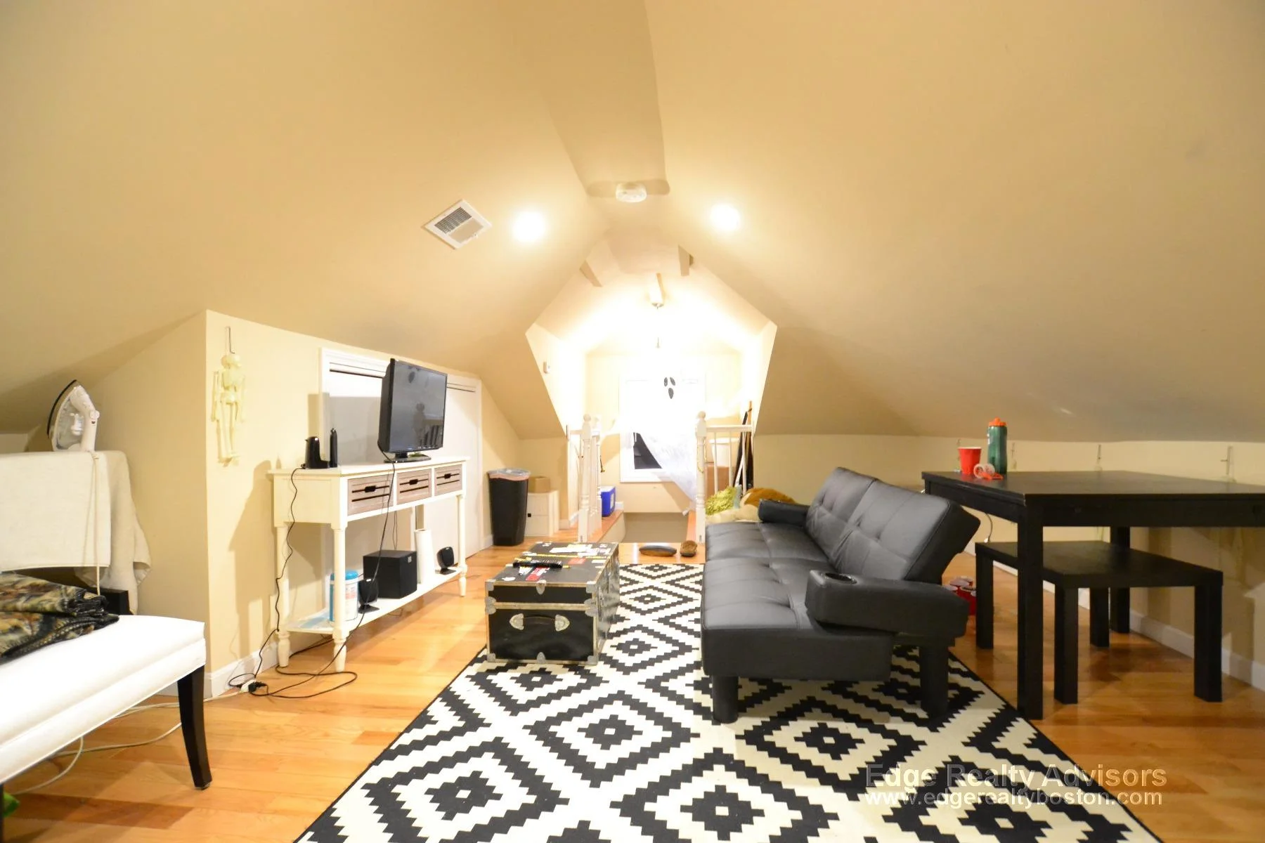 4 bed, 2 bath apartment for rent at 131 Nottinghill Rd Unit 2, Brighton — photo 16 of 19