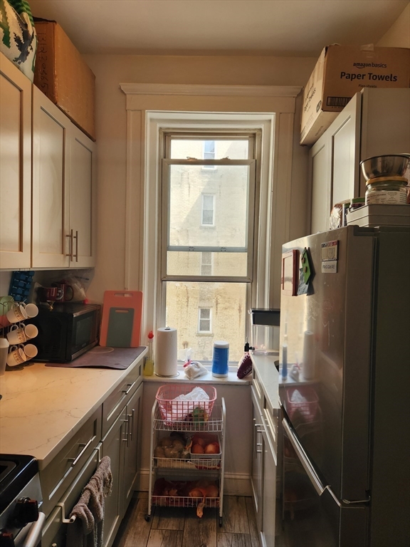 2 bed, 1 bath apartment for rent at 131 Park Dr Unit 12, Fenway — photo 7 of 17