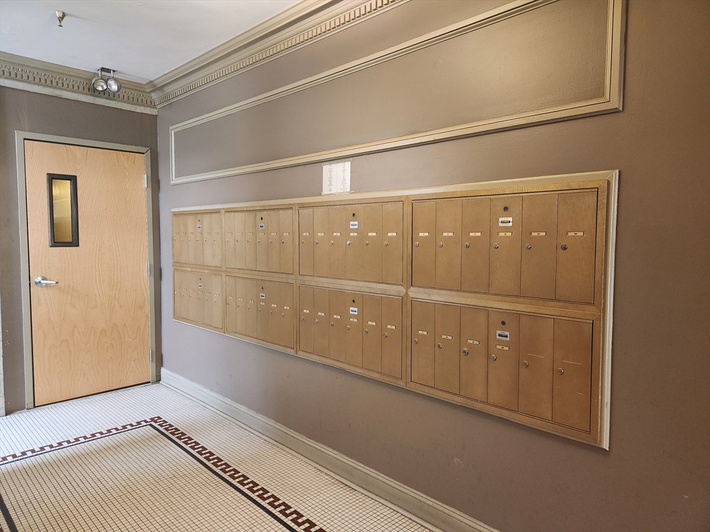 2 bed, 1 bath apartment for rent at 131 Park Dr Unit 12, Fenway — photo 13 of 17