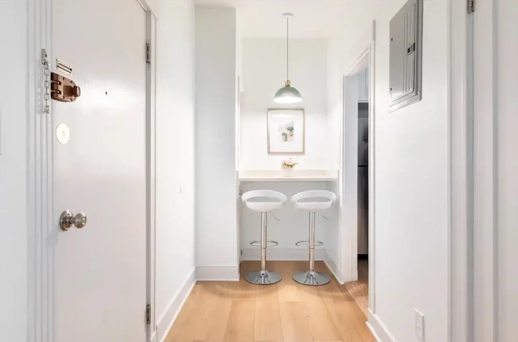 Studio bed, 1 bath apartment for rent at 131 Park Dr Unit 3, Fenway — photo 8 of 12