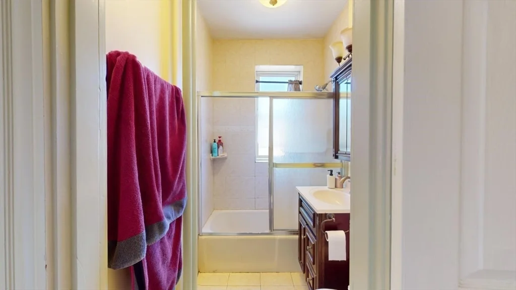 Studio bed, 1 bath apartment for rent at 131 Park Dr Unit 31L, Fenway — photo 7 of 9