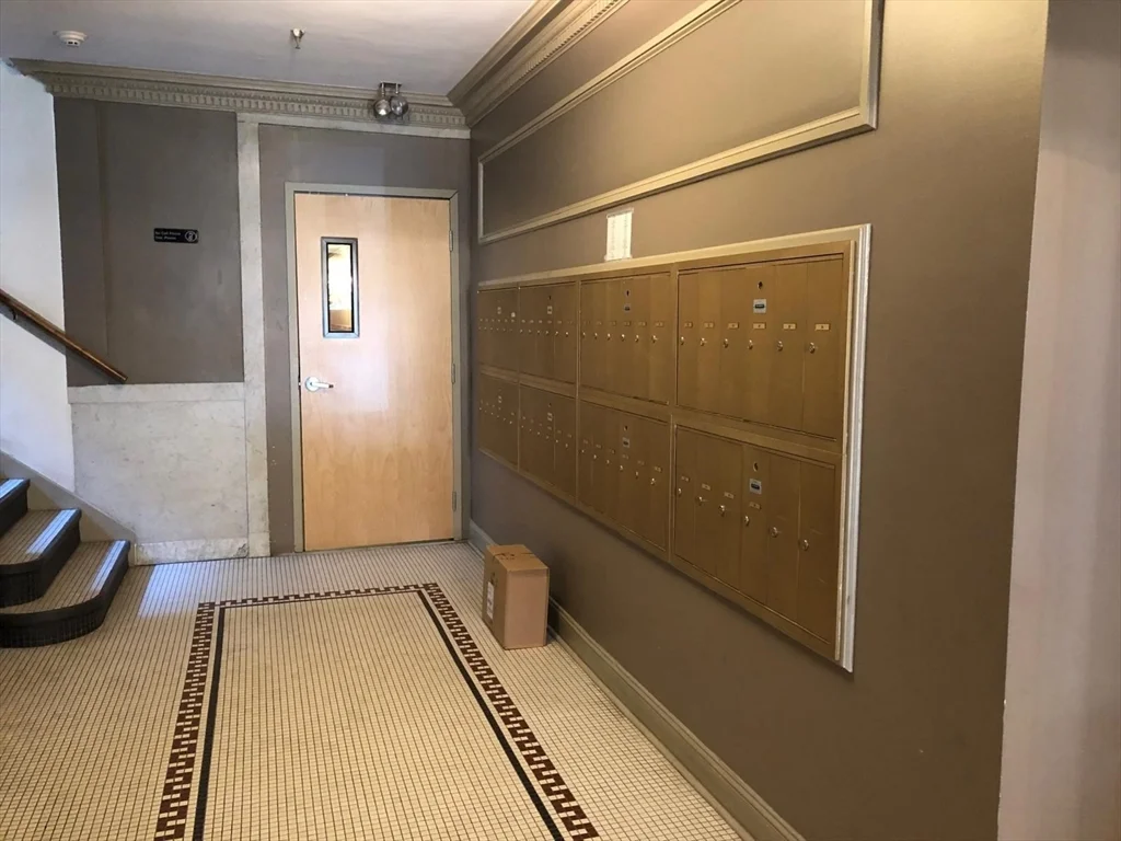 Studio bed, 1 bath apartment for rent at 131 Park Dr Unit 31L, Fenway — photo 2 of 9